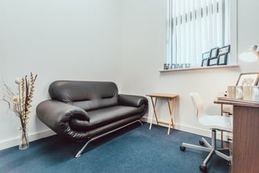 Gold Studio at Lomax Halls, 17 Hill Street, Stoke, ST41NL - Image 3